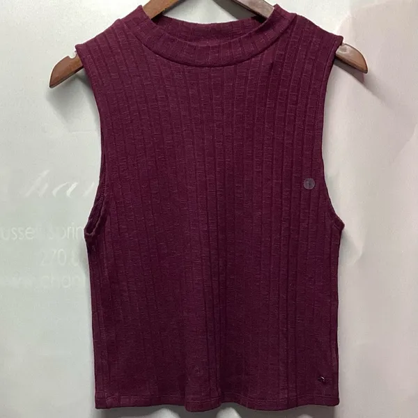 American Eagle chic ribbed high neck sleeveless sweater Burgundy size Large - Image 2