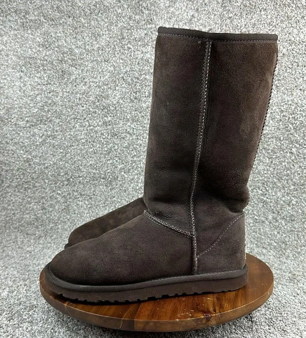 Ugg boots women’s size 6 - Image 4