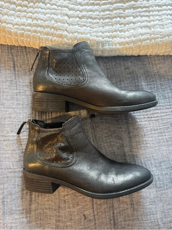 Comfortiva Black Leather Ankle Booties - Minimalist Zip Back - Image 2