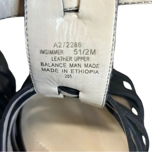 Isaac Mizrahi Black Leather Simmer Strappy Wedges size 5.5 - Image 9