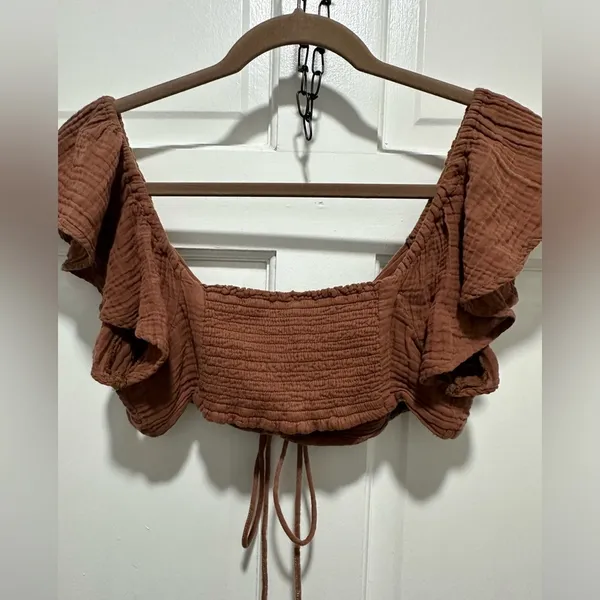 Anthropologie Daily Practice Crop Top Size Medium EUC - Image 3