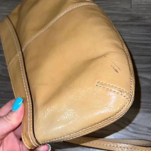 ✨Coach Clutch✨ - Image 4