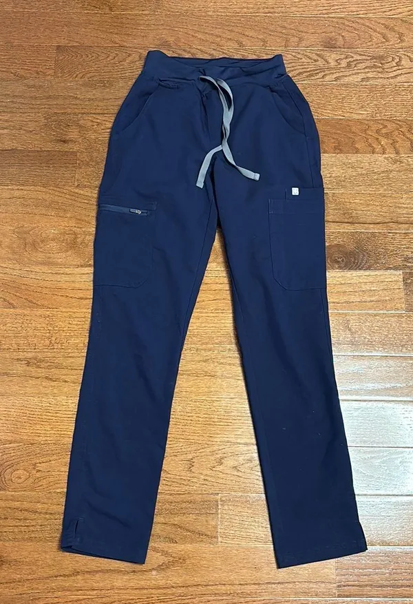 FIGS technical collection Kade Cargo Scrub Pants for Women - Image 2