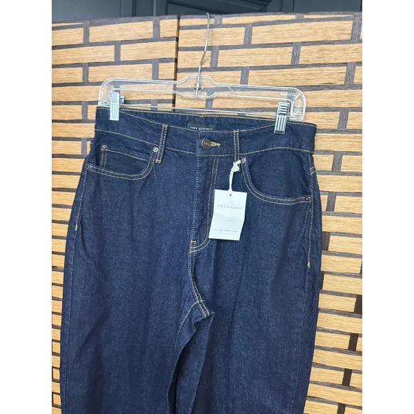 Free Assembly Dark Wash Barrel Leg Jeans Size‎ 4 - Image 3