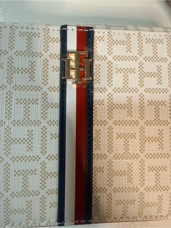 Tommy Hilfiger White Monogram Crossbody with Tricolor Stripe - Image 7