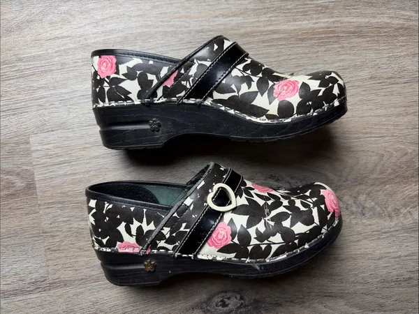 Sanita Koi Patent Leather Floral Rose Danish Clogs Size 38 (US 6.5-7) - Image 7