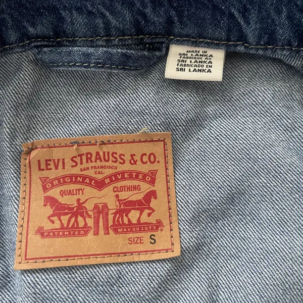 Oversized Loose Levi's Women's Pajama Trucker Jacket - Personal Space - Image 5
