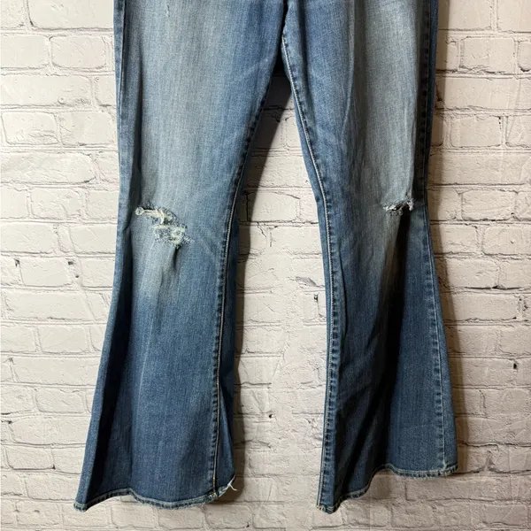 American Eagle 77 high rise flared leg jeans size 12 - Image 3