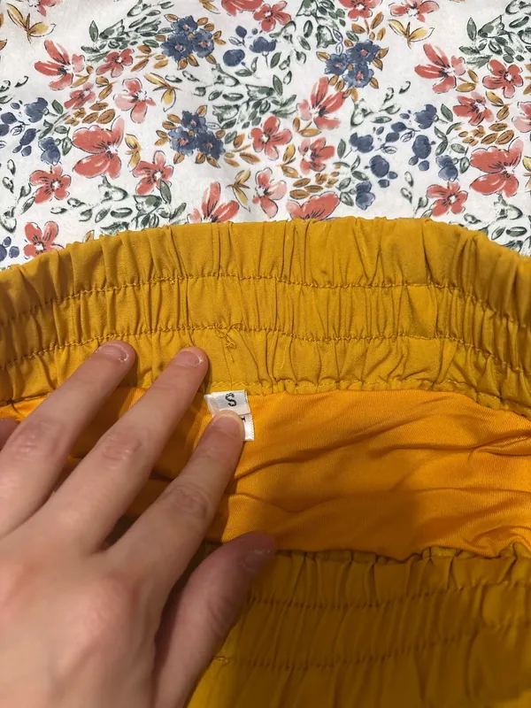 Amazon Shorts yellow - Image 2