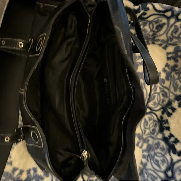 Kenneth Cole Reaction Black Leather Purse - Image 6