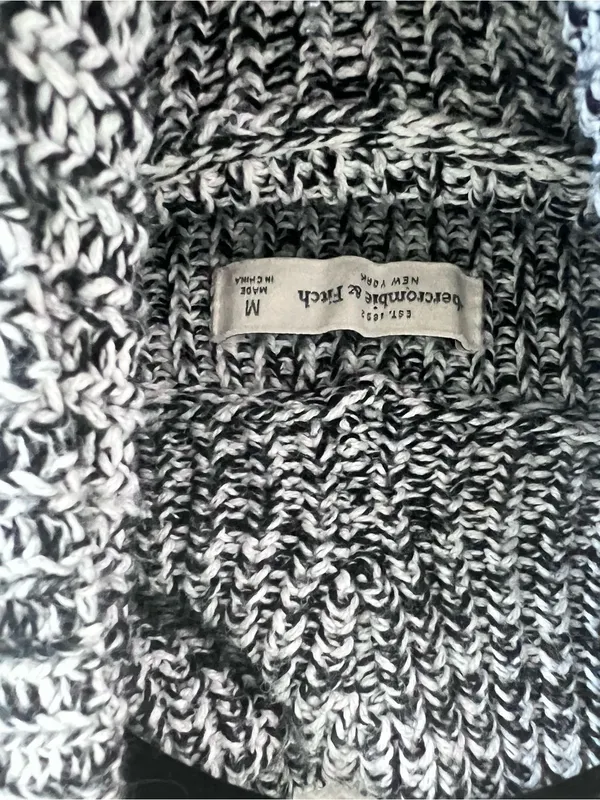 Abercrombie and Fitch Women's Long Sleeve Turtleneck Black Marled Sweater Jumper - Image 3