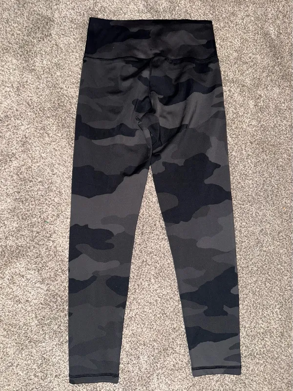 OFFLINE by Aerie Camo High-Rise 7/8 Legging - Image 2