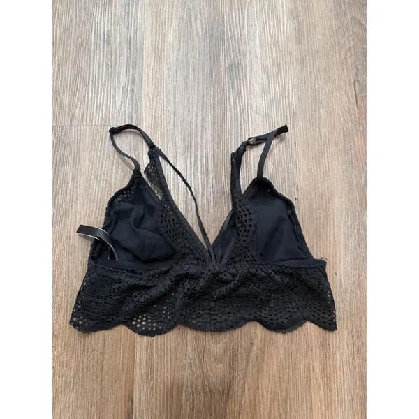 Victoria's Secret Black Lace‎ Bralette V-Neck Cage Strap Scalloped Eyelet Size M - Image 4