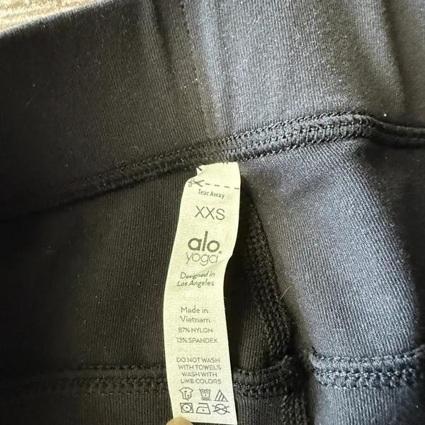 Alo High Waist Catch The Vibe Flare Cargo Legging - Image 3