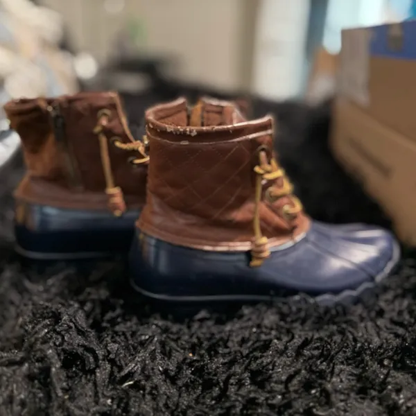 Steve Madden Navy and Brown Lace-Up Rain Boots - Image 4