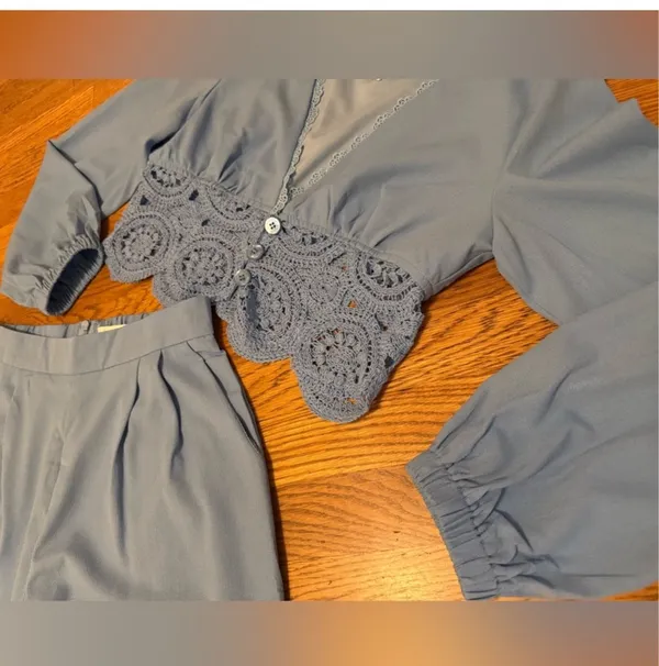Nwt two piece wide leg pants and long sleeve matching top size M - Image 8