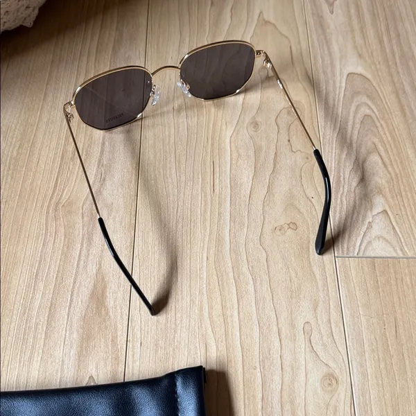 Quay Big Time Sunglasses - Image 3