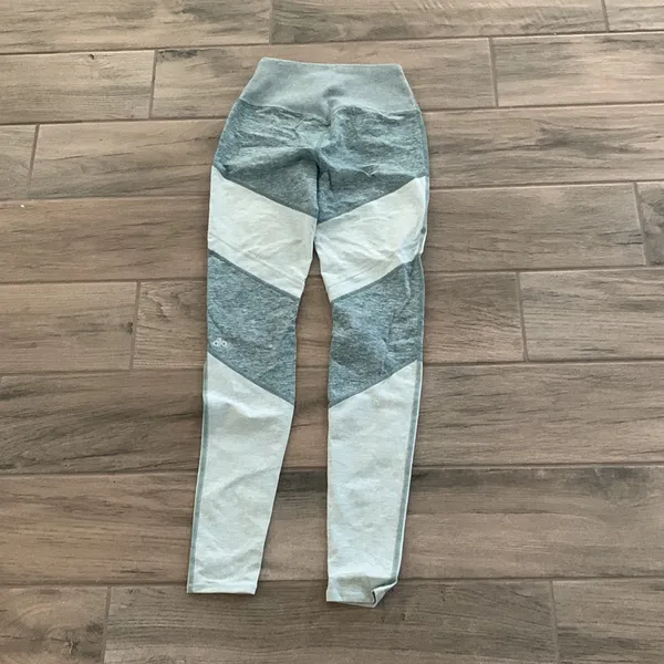 Alo yoga green workout leggings - Image 4
