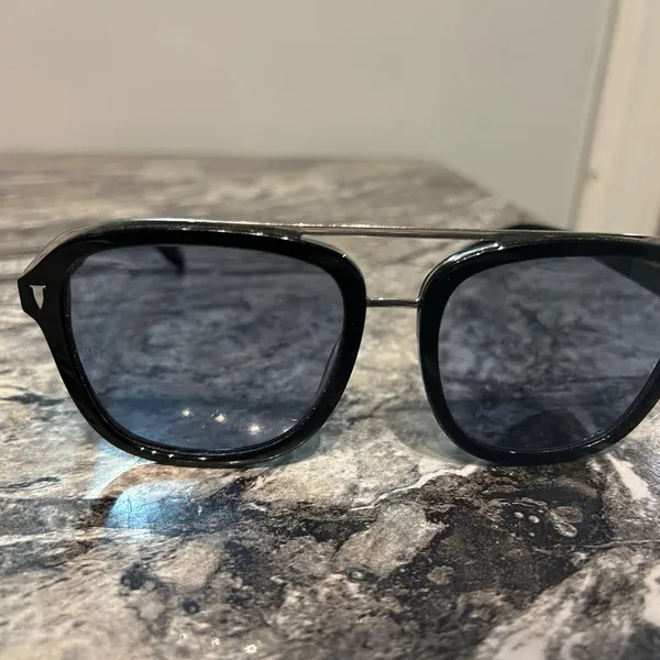 Classic Black Sunglasses - Image 7