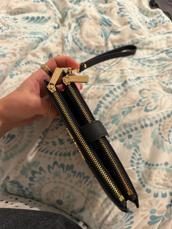 Michael Kors Wallet Wristlet - Image 4