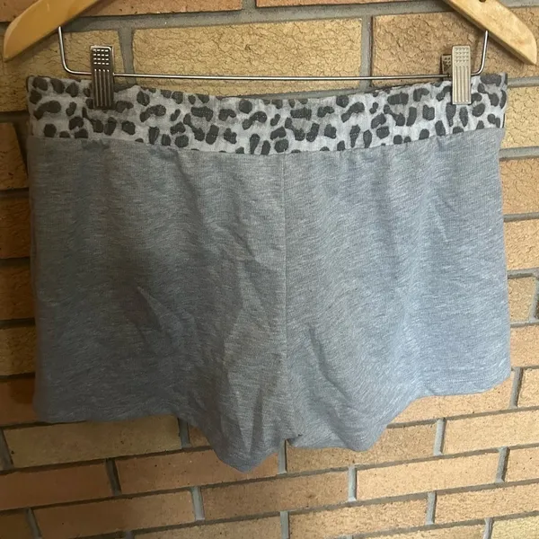 NWT Cosabella Grey Leopard Print Drawstring Pajama Lounge Shorts Size Large - Image 2