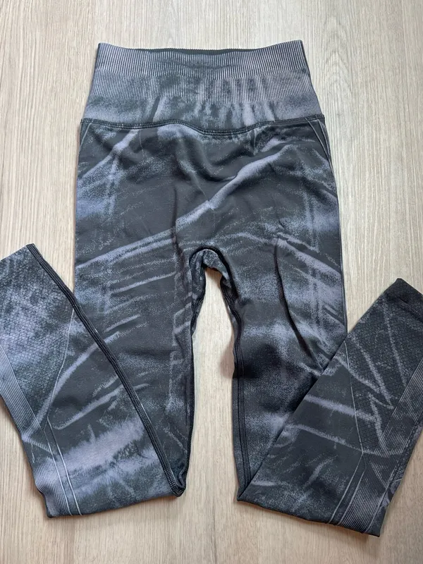 lululemon athletica Black & Gray Tie-Dye Leggings - Image 2
