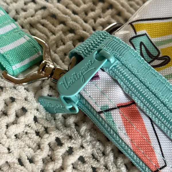 Thirty-One Colorful Beach Summer Patterned Zipper Bag Pouch with Keychain - Image 4