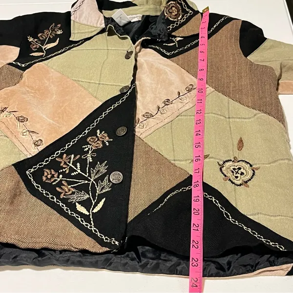 Vintage Embroidered Patchwork Bohemian Button Down Jacket  Medium - Image 8