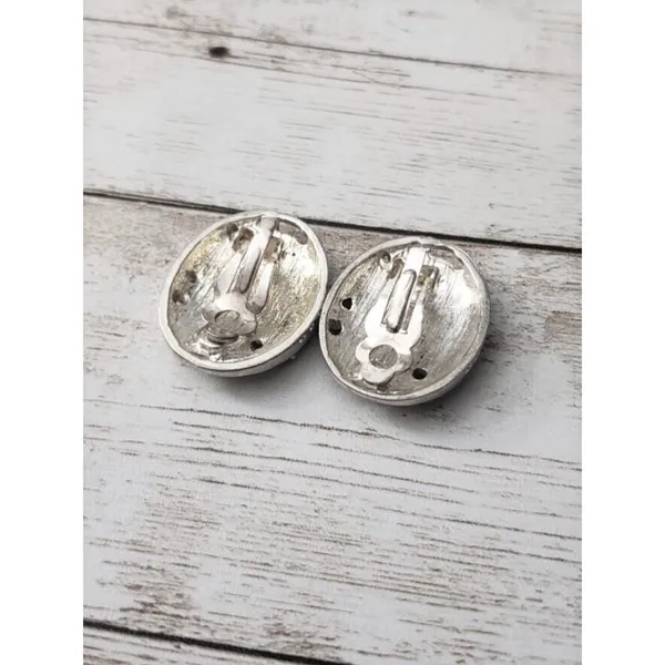 Vintage Clip On Earrings - Oval Unusual Clear Gem Pattern - Image 3