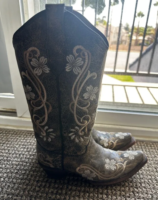 Circle G Cowboy Boots - Image 3
