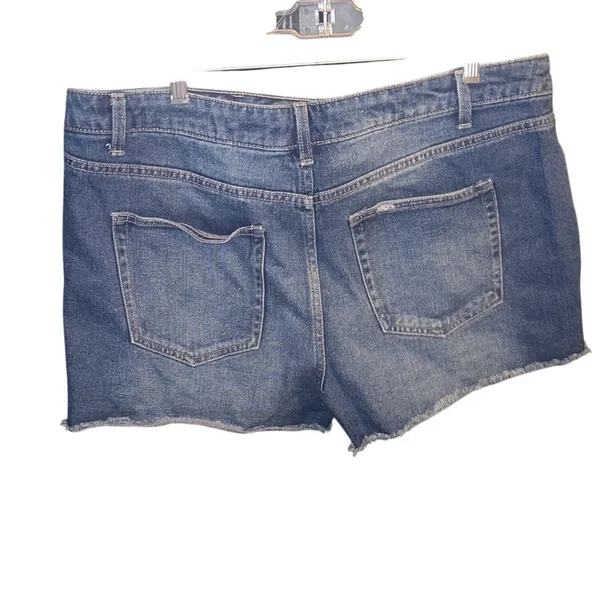Time and Tru Dark Blue Distressed Jean Shorts Size 16 - Image 3