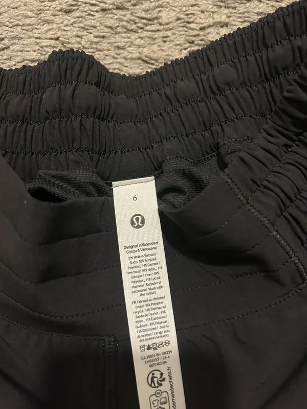 Lululemon Shorts Hotty Hot 4" High-Rise - Image 2