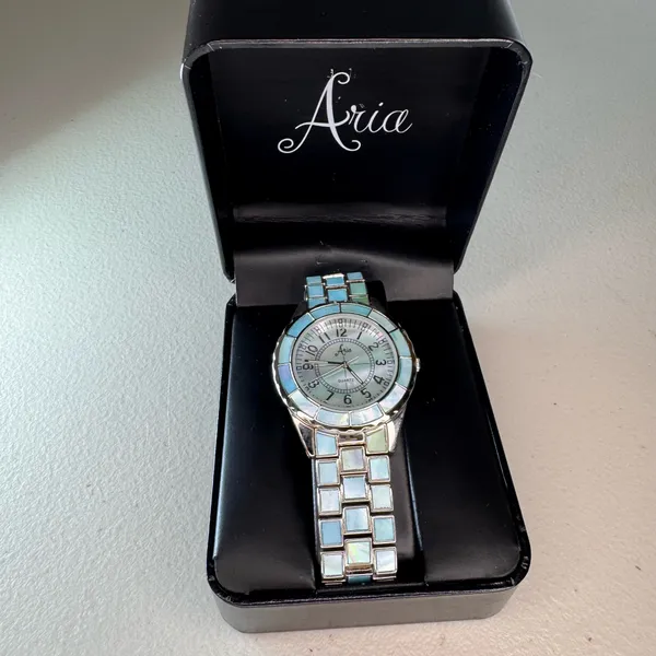 aria AR-410 mother of pearl quartz watch silver tone bracelet original box - Image 2