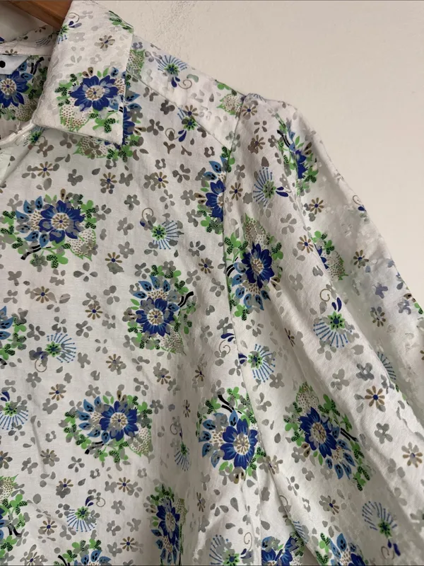 Zara Collared Button-down Balloon Sleeve Crop Blouse Burnout Floral Print size L - Image 5