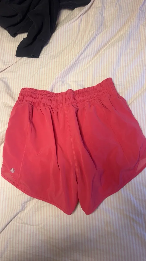 Lululemon Hotty Hot 4" - Image 4