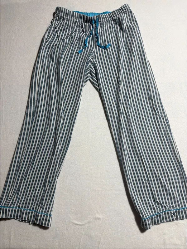 DKNY Women's Striped Cotton Pajama Set Small - Image 9