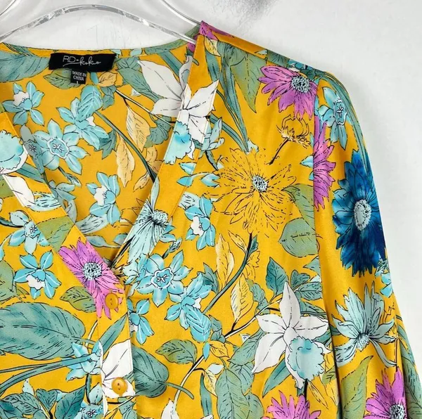 RD & Koko Floral Shirred Long Sleeve V-Neck Top Size Large L EUC L2730 - Image 3