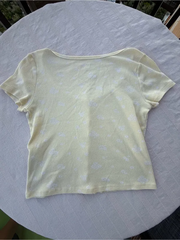 Hollister Pale Yellow Scoop-Neck Button Down Tee - Image 6