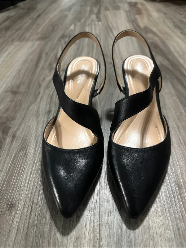 Easy Spirit Black Pointed-Toe Slingback Heels - Image 4