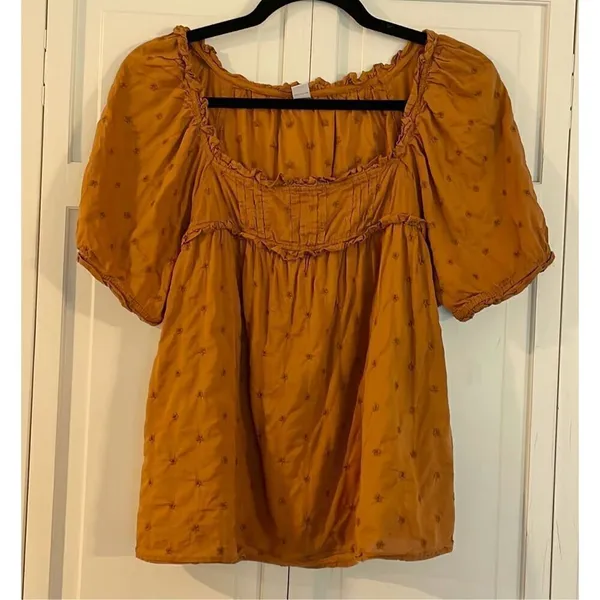 Old Navy brown square neck embroidered puff sleeve top M - Image 3