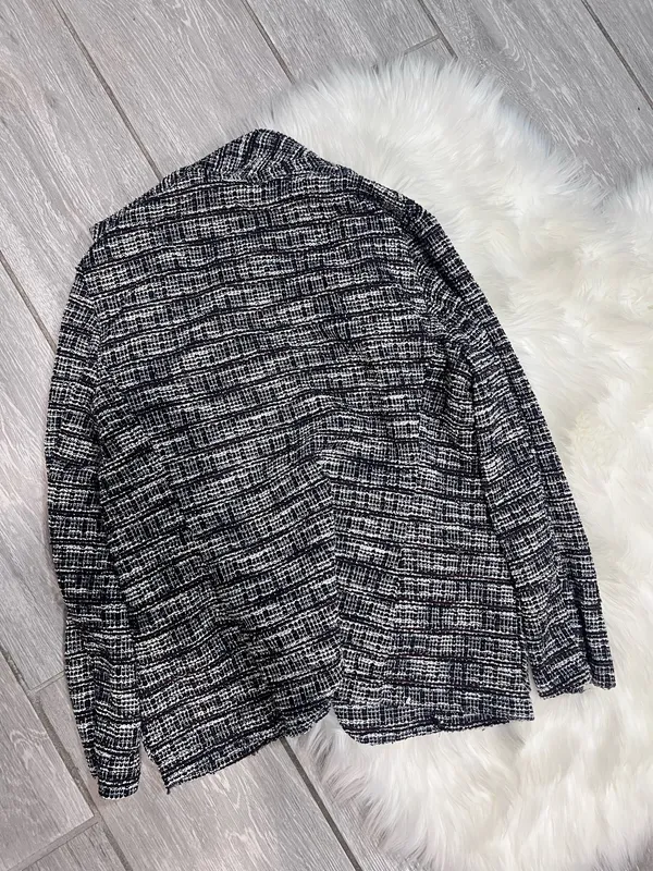 Max Studio Black and White Textured Knit Blazer - Image 2