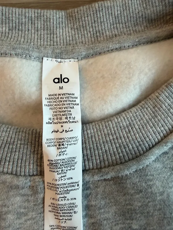 Alo Yoga heather grey sweatshirt Size M #yogawear #athleisure - Image 2