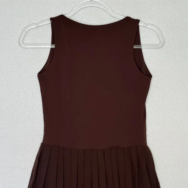 QINSEN Brown Square Neck Pleated Tennis Golf Athletic Dress Shorts Small - Image 8