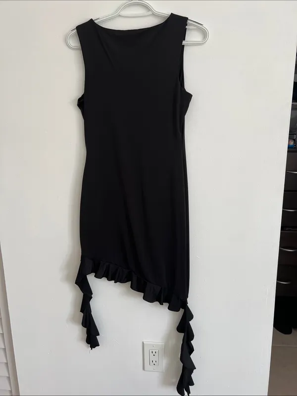 Sleeveless Black Asymmetrical Ruffle - Image 3