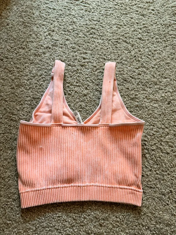 Coral/pink crop top - Image 2