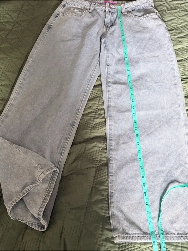 Edikted Light Wash Wide Leg Baggy Jeans Size S Low Rise Y2K Skater Denim - Image 6
