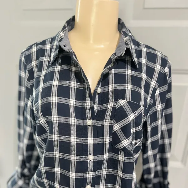 Tommy Hilfiger long sleeve women’s shirt size S LIKE NEW NO TAGS - Image 7