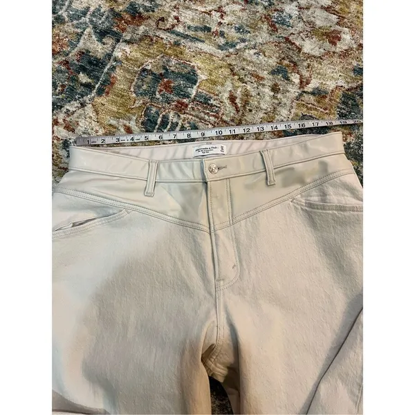 Abercrombie & Fitch NWT High Rise 90s Relax Jean denim&faux leather sz 34 (18R) - Image 6