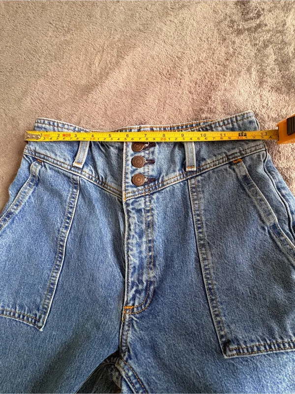 Abercrombie & Fitch A&F Mom Jeans 25R 0R Light Wash Raw Hem - Image 9