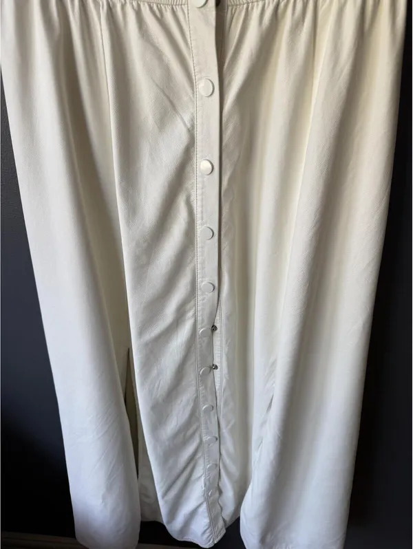 Cream Faux Leather Button-Front Midi Dress with Short Sleeves and Pockets - Image 4